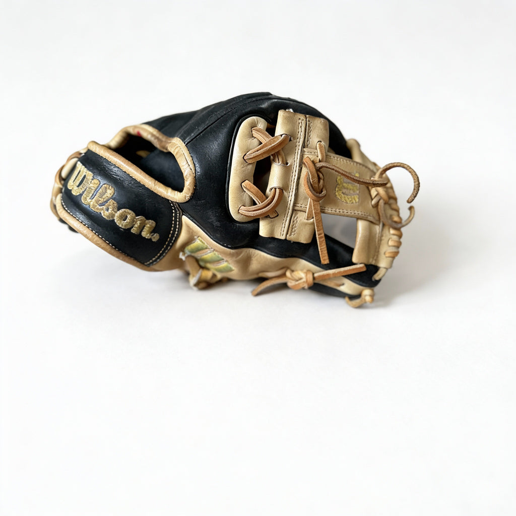 BLACK AND TAN A2000 - Wilson 11.5 Glove