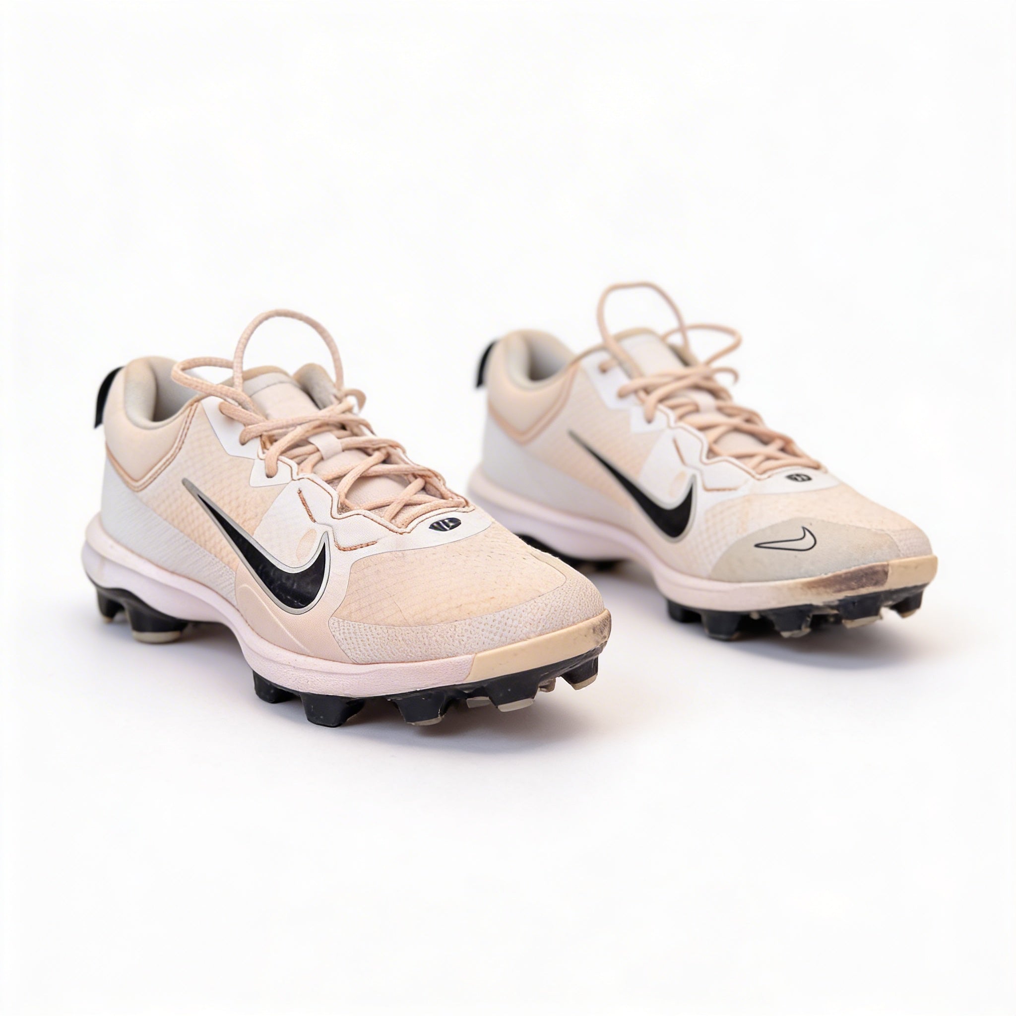 NIKE BASEBALL CLEATS -- SIZE 9 -- USED